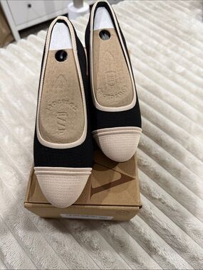 Women's Black and Beige Cap-Toe Knit Flats